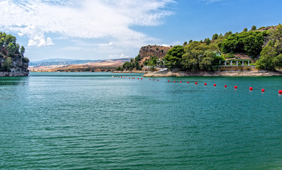 Naklejka premium Embalse conde de Guadalhorce bei Caminito del Rey 