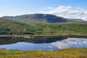 Obraz premium Loch Loyne in the Scottish highlands