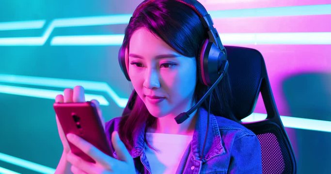 cybersport gamer have live stream
