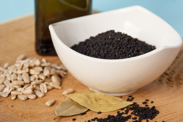 Czarne ziarna czarnuszka kumin