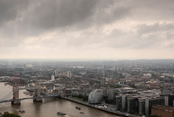 Fototapeta na wymiar Uno scorcio di Londra vista dall'alto