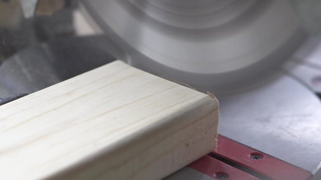 Cutting a straight edge on Wood Plank with a Miter Saw