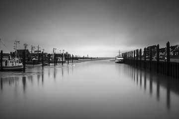 Hafen Langzeitbelichtung stille Boote Leuchtturm