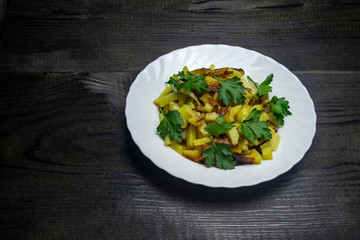 boiled potatoes with chop and fresh tomatoes