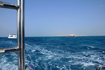 Fototapeta na wymiar Croisière en Mer Rouge au large de Hurghada (Égypte)