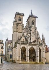 Fototapeta na wymiar Church Notre-Dame, Semur-en-Auxois, France