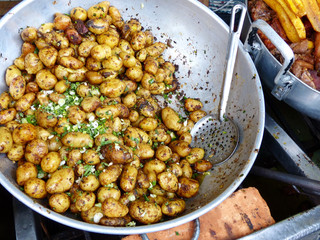 strainer, spices, potatoes, above, young, baby potatoes, root, tasty, fried potatoes, small, gourmet, golden, frying pan, browned, roasted, homemade, new, cooked, vegetarian, bowl, potato field, potat