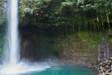 Naklejka na ściany i meble the waterfall La Fortuna, Arenal Volcano National Park, Costa Rica