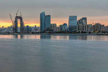 Obraz premium Panorama of the seaside boulevard in Baku at sunset day