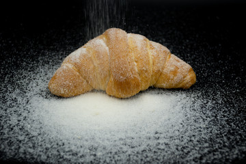 croissant bañado en azucar