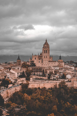 Fototapeta na wymiar Urban view of Segovia's Cathedral from the top of Alcazar tower