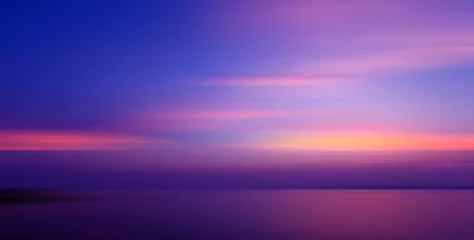 Selbstklebende Fototapeten Motion blurred background of refraction in the sea © opasstudio