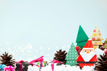 折り紙のサンタクロースのクリスマス背景