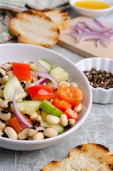 Salad with beans and fresh vegetables
