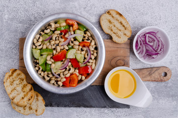 Salad with beans and fresh vegetables