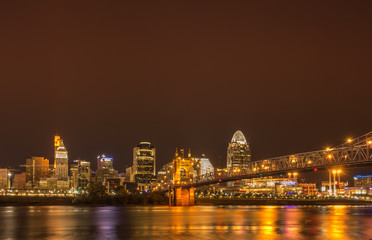 Fototapeta na wymiar Cincinnati skyline