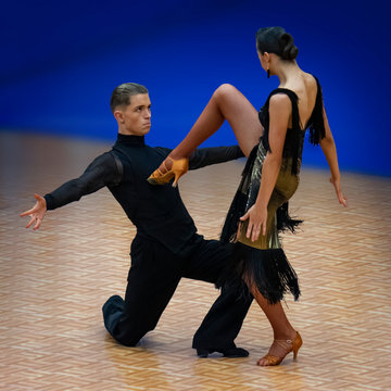 Ballroom Dance Smooth Couple