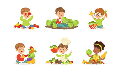 Obraz na płótnie Canvas Little Kids Playing with Vegetables Vector Set
