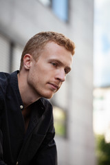Obraz premium Young Casual Entrepreneur Businessman