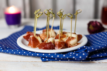appetizer with melon and prosciutto
