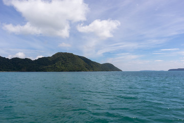 Fototapeta premium sea and mountain view in yacht cruise at Phuket, Thailand