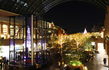 Fototapeta na wymiar 【東京の夜景】恵比寿ガーデンプレイスのイルミネーション