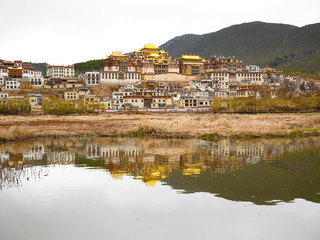 Fototapeta na wymiar Shangri-La Monastery or Songzanlin Temple