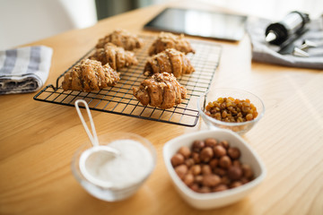 Baked cakes that are served on a table in the bun