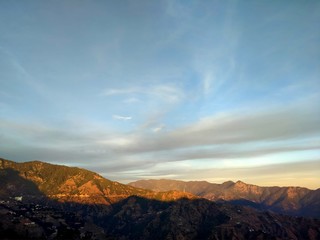 Obraz na płótnie Canvas sunset in mountains