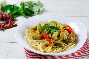 Spaghetti with Green Curry Sauce with Fish Balls (Spaghetti kaeng Khiao Waan),Thai food