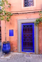 Besichtigung von Marokko. Traditionelle Straße in der Medina von Marrakesch (Altstadt). © r_andrei