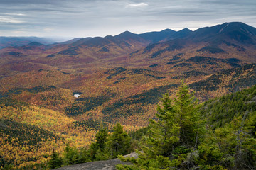 Obraz premium Adirondack mountains in the fall