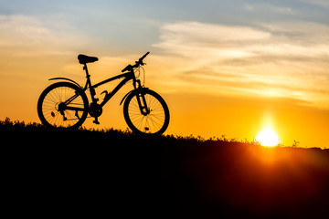 Fototapeta na wymiar Mountain bike on the hillside.