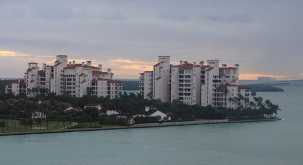 Fototapeta premium Miami and surrounding water