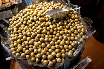 Kolorowe kulki z czekolady