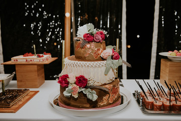 Wedding cake fleuri
