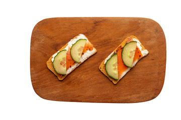 smoked salmon and cottage cheese on crispbread