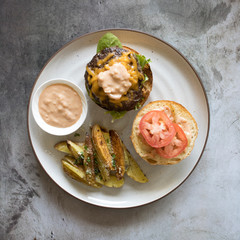 Cheeseburger with Lettuce and Tomato