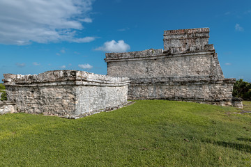 Fototapeta na wymiar Mayan ruins in Tulum, Mexico