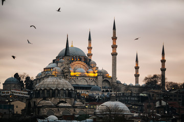 Fototapeta na wymiar Istanbul and sunset view on Suleymaniye mosque, Turkey