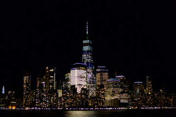 Fototapeta na wymiar Downtown Manhattan Skyline Nachts