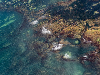 vue aérienne de fonds marins rocheux sur l'île d'Oléron en France