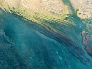 vue aérienne de fonds marins rocheux sur l'île d'Oléron en France