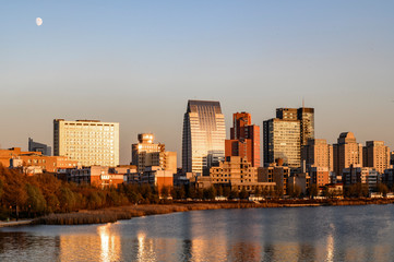 Obraz premium Sunset view of Nanhu Park, Changchun, China