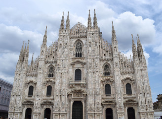 Fototapeta na wymiar Catedral de Milan en Italia Europa