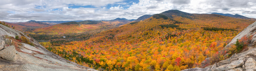 Panramic view of the valley at Fall, White Mountains, NH, USA