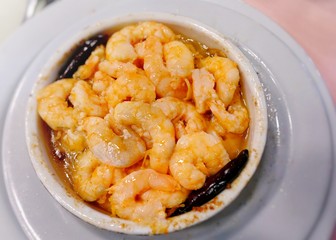 Shrimps cooked with garlic and olive oil 
