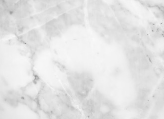 Obraz premium Biała marmurowa tekstura z naturalnym wzorem dla tła lub dzieła sztuki.