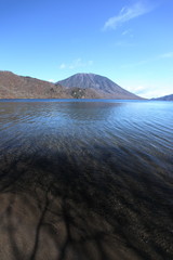 千手ケ浜から見た中禅寺湖と男体山