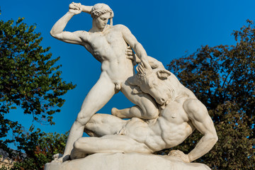 Hercules And Minotaur Statue Tuileries